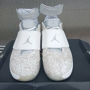 Jordan XX Laser Metallic Silver-White